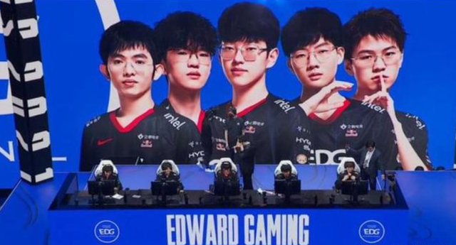 18岁后卫 18岁后卫